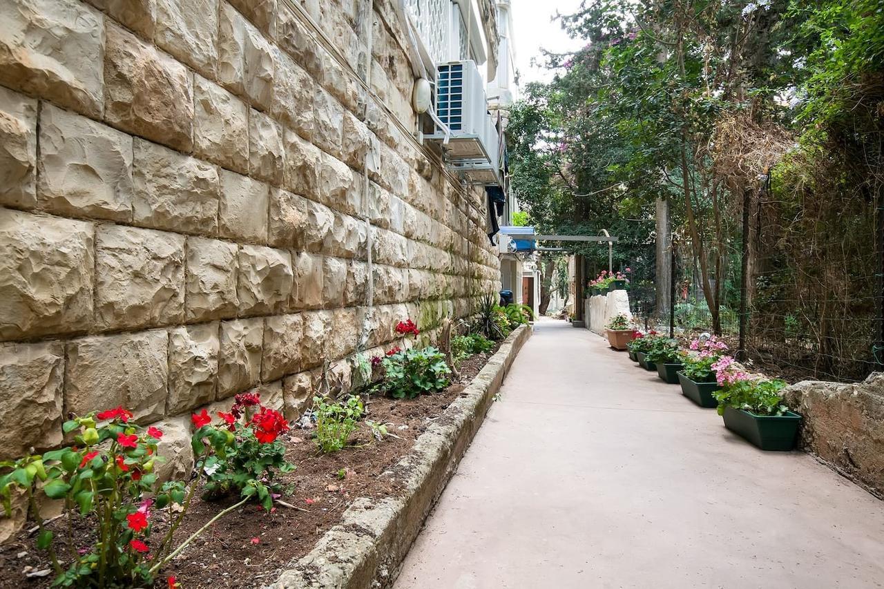 Cozy Apartment In The Carmel Center Haifa Eksteriør bilde